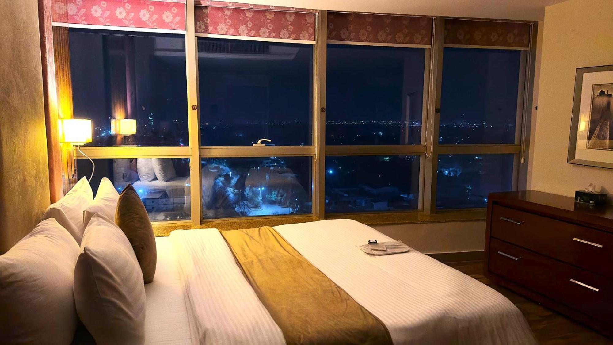 Centaurus Apartments Iszlámábád Kültér fotó